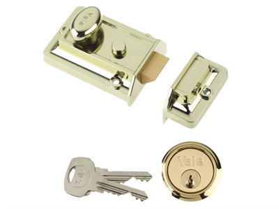 Yale Locks 630077101542 P77 Traditional Nightlatch 60mm Backset Brasslux Finish Box YAL77BLXPB