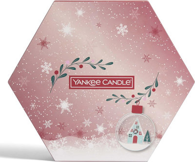 Yankee Candle Gift Set - 18 Scented Tea Lights and Holder in a Festive Box - Snow Globe Wonderland Collection - 5