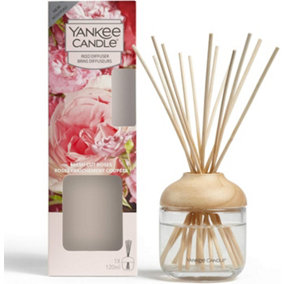 Yankee Candle Reed Diffuser - Fresh Cut Roses - 120 ml - Up to 10 Weeks of Fragrance