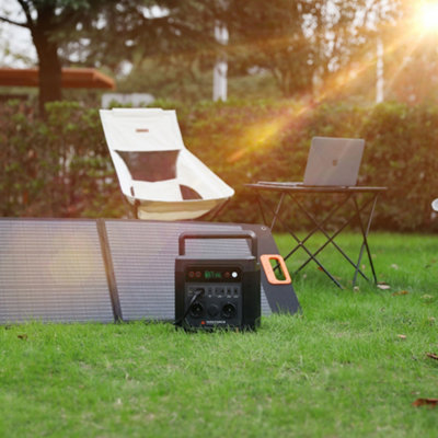 Yard Force 100W Portable and Foldable USB Solar Power Panel for hiking - 5