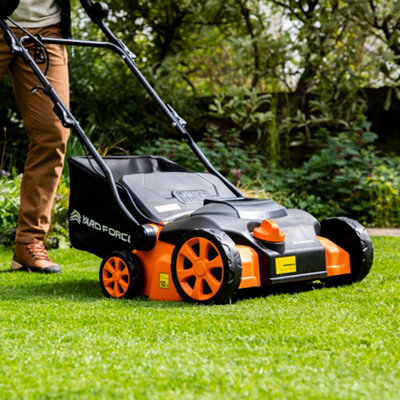 Yard Force 1500W 36cm Electric Scarifier with 5 working depths - EA U36 - 4