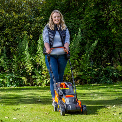 Yard Force 20V 33cm Cordless Lawnmower with 5.0Ah Lithium-Ion Battery & Quick Charger - LM C33B - 5