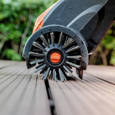 Yard Force 20V/4.0Ah Lithium-Ion Cordless Patio Cleaner - 20cm cleaning width and 2 speed settings - LW CPC1 - CR20 Range