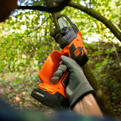 Yard Force 20V Cordless 12.5cm Mini Pruning Saw with Li Ion Battery and Charger LS