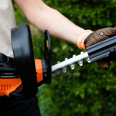 Yard Force 20V Cordless Hedge Trimmer with Li-ion battery and quick charger - LH C45 - CR20 Range