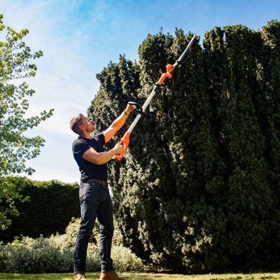Yard Force 20V Cordless Pole Hedge Trimmer extendable up to 256cm with Lithium-ion battery & charger - LH C41A - CR20 Range - 7