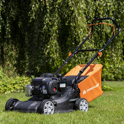 Yard Force 40cm Hand Push Petrol Lawnmower with 125cc Briggs and Stratton 300 Engine GMB40