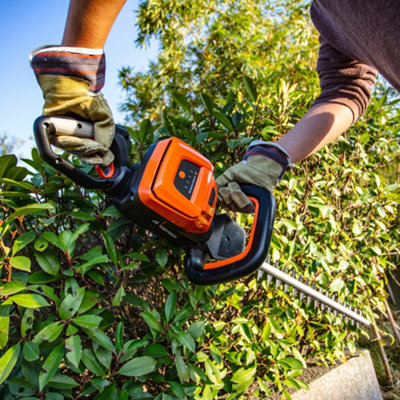 Yard Force 40V Cordless Hedge Trimmer with 60cm dual action blade - LH G60 - GR40 Range - 5