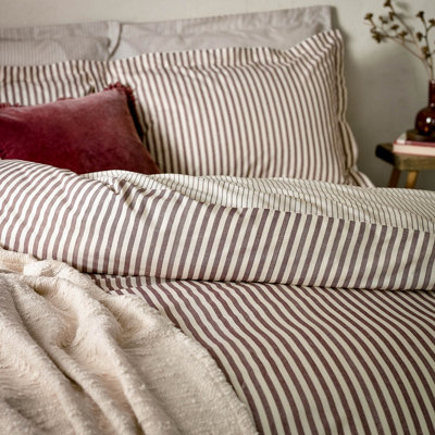 Yard Hebden Mélange Stripe Beetroot Pillowcase Pair