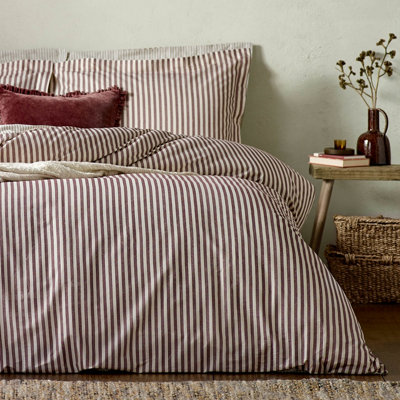 Yard Hebden Mélange Stripe Beetroot Pillowcase Pair