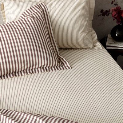 Yard Hebden Mélange Stripe Cotton Beetroot Fitted Sheet