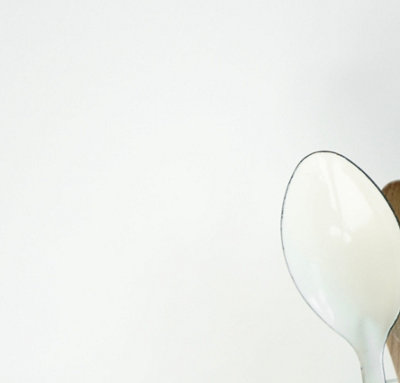 YesColours Electric Hot White eggshell paint, 5 Litres