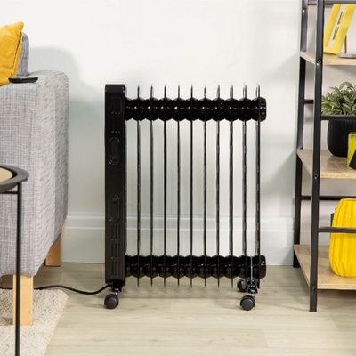 Zanussi ZOFR5005B 2.3kW Digital 11 Fin Oil Filled Radiator in Black | DIY  at Bu0026Q