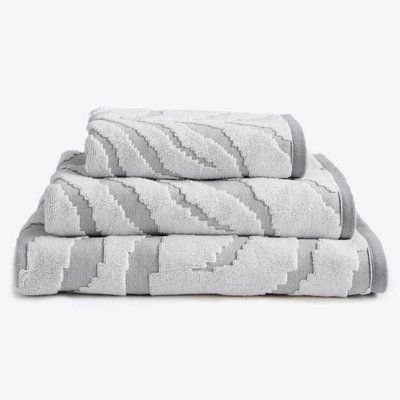 Zebra Print Sculpted Bath Sheet - White/Grey