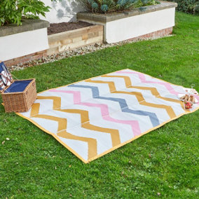 Zig Zag Alfresco Picnic Rug - Durable Water Resistant Foldable Portable Outdoor Blanket Mat with Carry Handles - 150 x 210cm