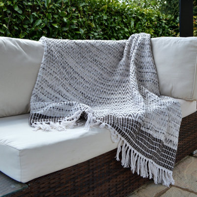 Zig Zag Heavyweight Herringbone Throw Blanket - Dark Grey, 150 x 200cm