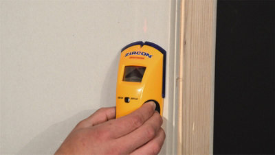 ZIRCON STUDSENSOR™ L50 - The StudSensor™ L50 stud finder locates the edges of wood and metal studs and joists behind walls - 5